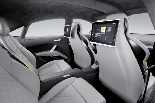 Audi TT offroad concept backseat