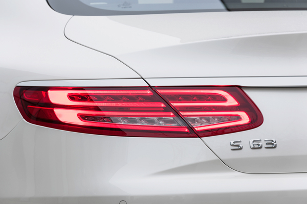 Verkoopstart S 500 4MATIC S 63 AMG 4MATIC Coupe tail light