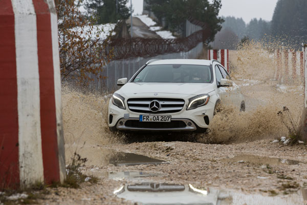 Mercedes-Benz GLA-Klasse productiestart action2