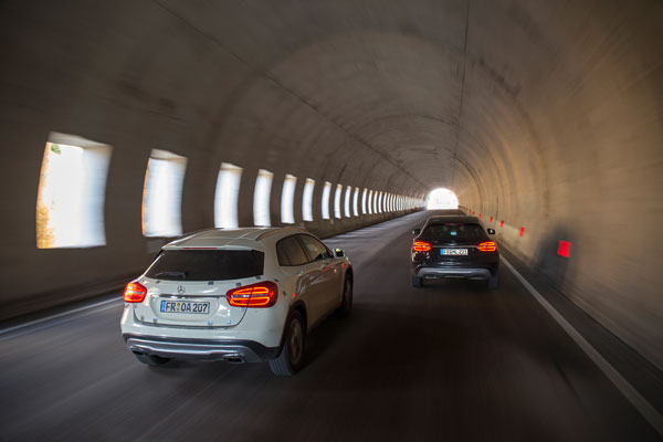 Mercedes-Benz GLA-Klasse productiestart tunnel