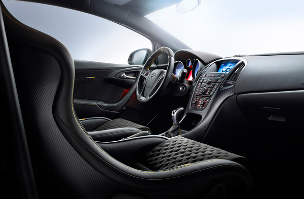 Opel Astra OPC EXTREME interieur