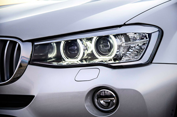 Vernieuwde BMW X3 headlights