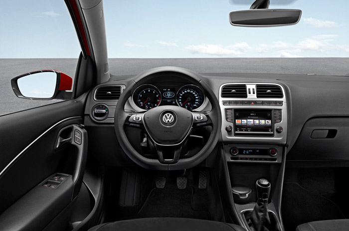 De vernieuwde Volkswagen Polo red dash
