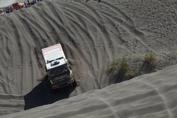 FERM World Rally Team DAKAR 2014 etappe2 descending