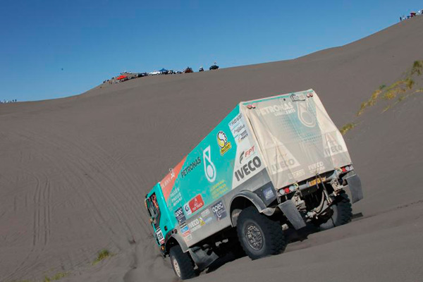 IVECO Dakar2014 ADUA etappe2 back