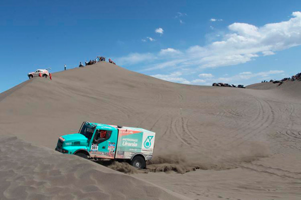 IVECO Dakar2014 GERARD etappe2 action