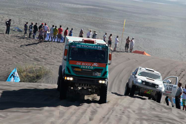 IVECO Dakar2014 VILA etappe2 front
