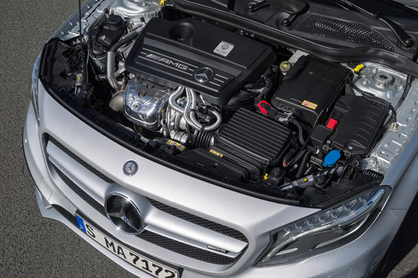 Mercedes-Benz GLA 45 AMG engine