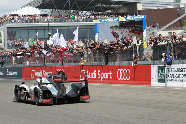 Audi Le Mans 2014 overwinning finish2
