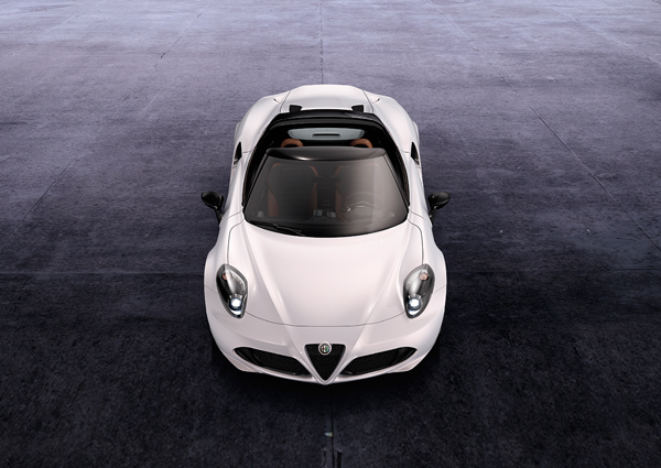Alfa Romeo 4C Spider front