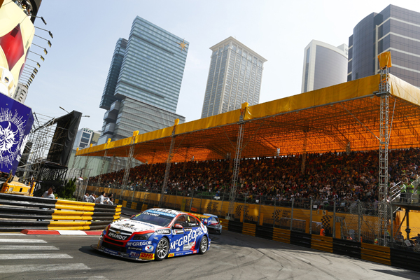 Tom Coronel WTCC Macau 2014 dynamic3