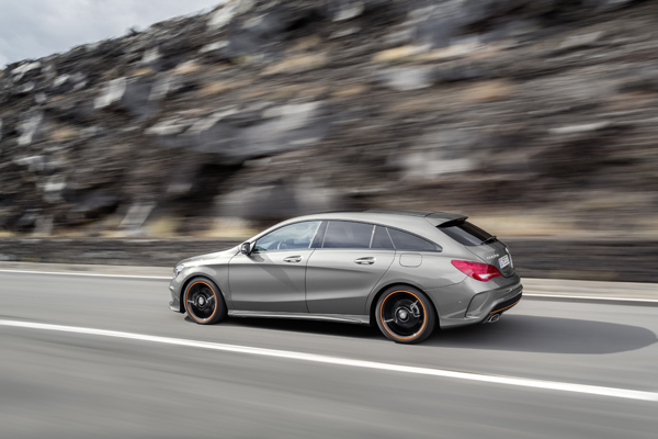 Mercedes-Benz CLA Shooting Brake back dynamic