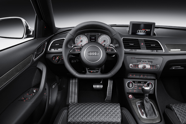 Lager verbruik Audi RS Q3 interieur