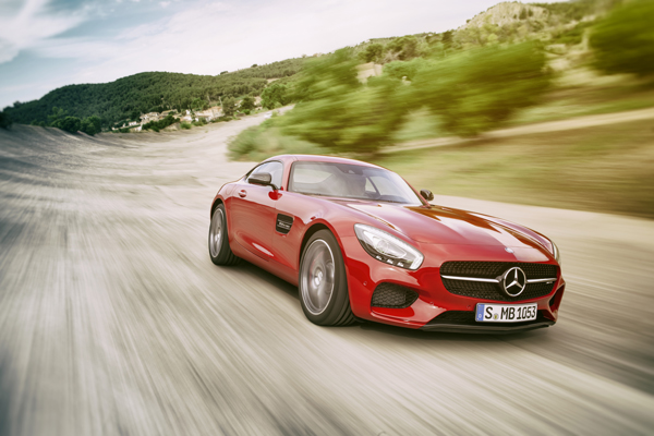 Nieuwe Mercedes-AMG GT red driving