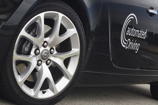 Opel Insignia autonoom geautomatiseerd rijden wheel