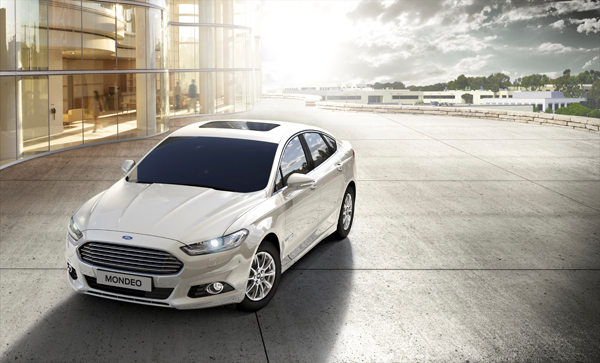 Ford Mondeo Under the Skin white
