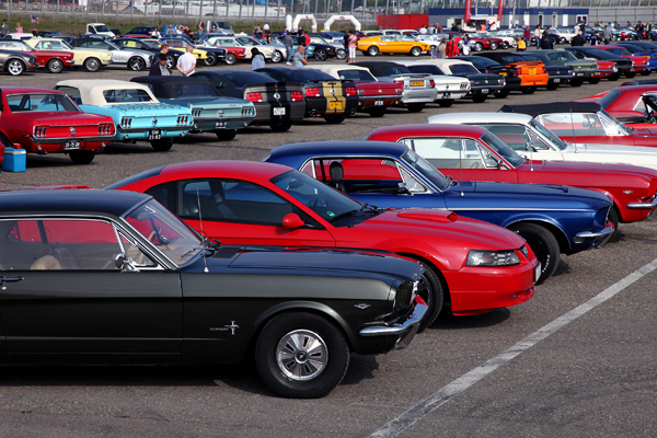 50 jaar Ford Mustang evenement carpark