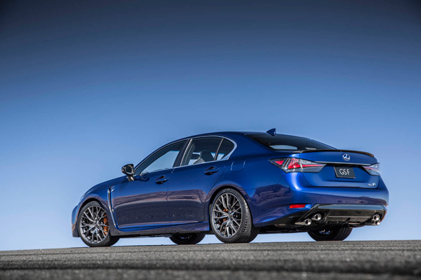 Lexus brengt GS nog hoger plan blue back