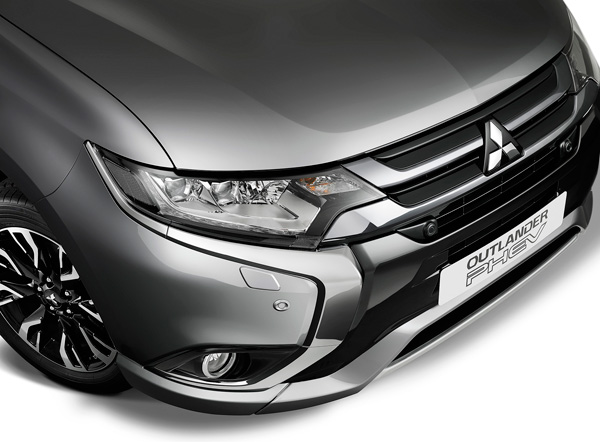 Mitsubishi Outlander-PHEV nose detail