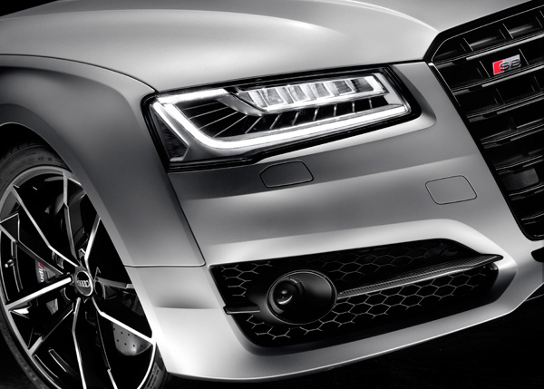 Audi S8 plus front detail
