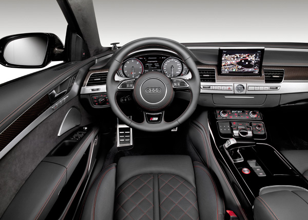 Audi S8 plus interieur