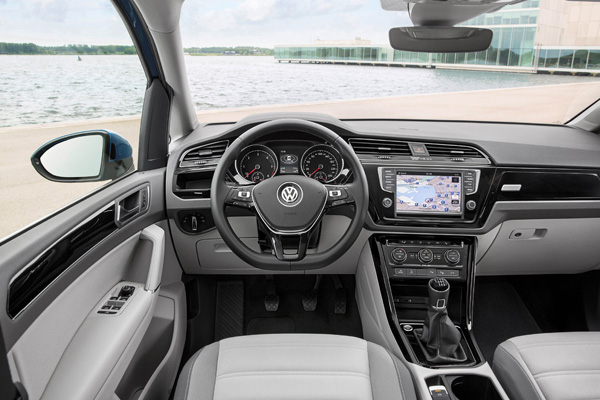 Volkswagen Touran bijtelling interieur