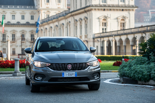 Fiat Tipo Autobest Award 2016 front