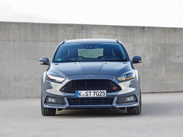 Ford Focus ST Powershift front