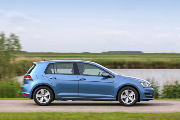 Volkswagen Golf TSI side dynamic