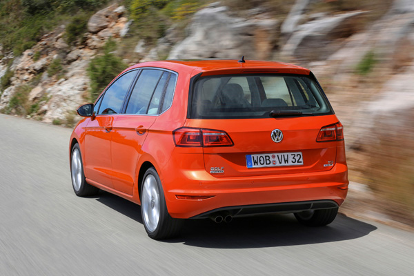 Volkswagen Golf Sportsvan back dynamic