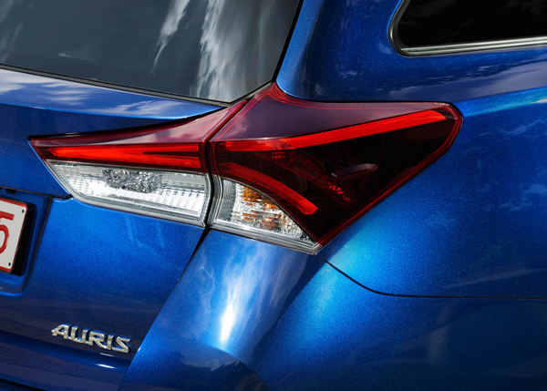 Nieuwe Toyota Auris Wagon back detail