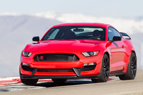 Ford Shelby GT350R Mustang front dynamic