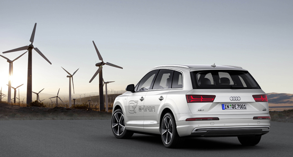 Audi Q7 e-tron quattro back windmills
