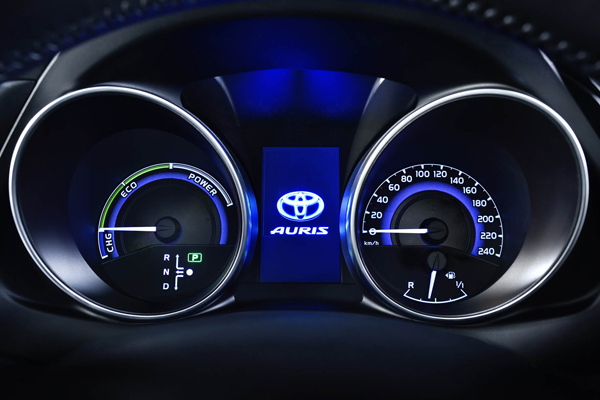 Nieuwe Toyota Auris nieuwe motoren veiliger clocks