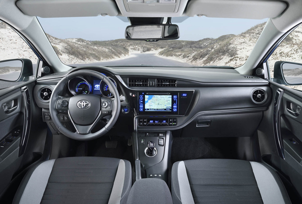 Nieuwe Toyota Auris nieuwe motoren veiliger cockpit