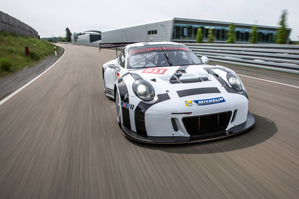 Porsche 911 GT3-R front dynamic2