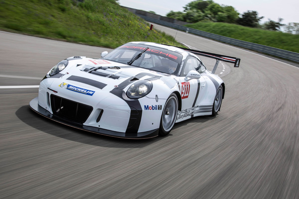 Porsche 911 GT3-R side dynamic