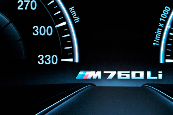 BMW M760Li xDrive badge clocks