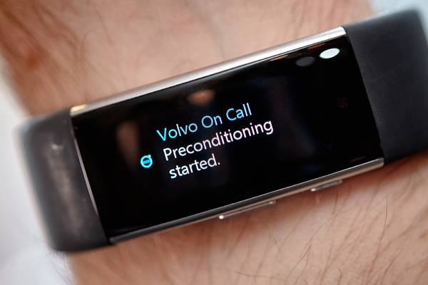 Volvo Microsoft Band on call
