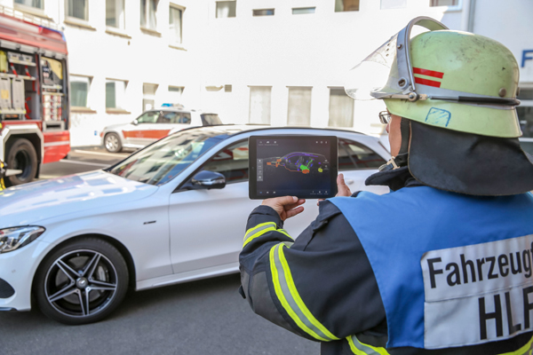 Mercedes rescue assist app