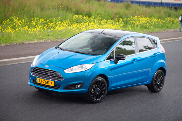 Ford Silver Candy Blue edition Fiesta 3kwfront