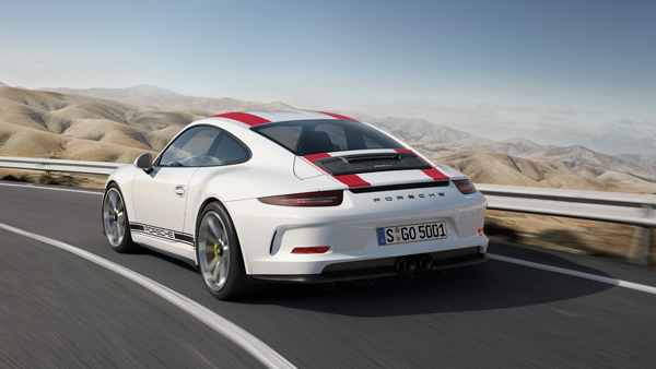 Porsche 911 R back dynamic2