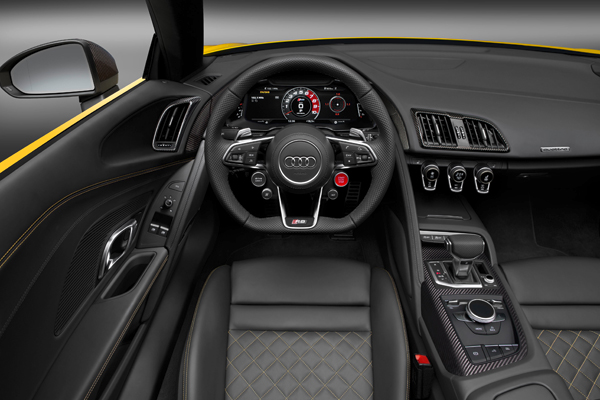 Audi R8 Spyder 3kwback cockpit