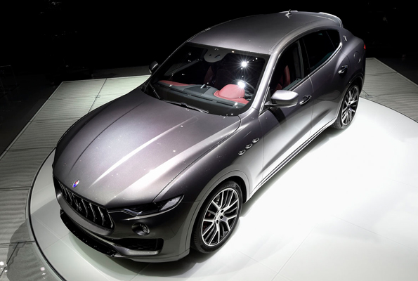 Maserati Levante unveil top