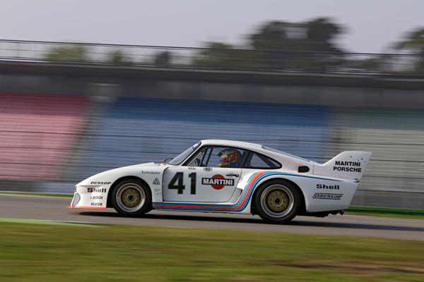 Porsche 935 side dynamic
