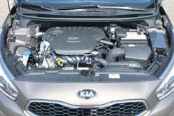 KIA Ceed test motorcompartiment