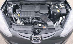 Mazda2 BiFuel test motorcompartiment