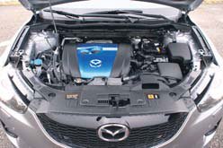 Mazda CX-5 test motorcompartiment