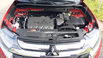 Mitsubishi Outlander 2.0 CVT motorcompartiment