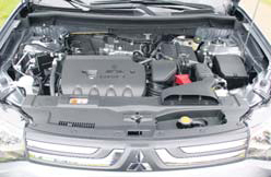 Mitsubishi Outlander 2012 testverslag motorcompartiment